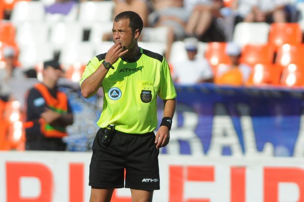 Tras el escándalo, borraron a Diego Ceballos del partido que iba a dirigir este viernes