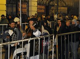 cientos de personas se congregaron en el santuario de san cayetano cientos de personas se congregaron en el santuario de san cayetano