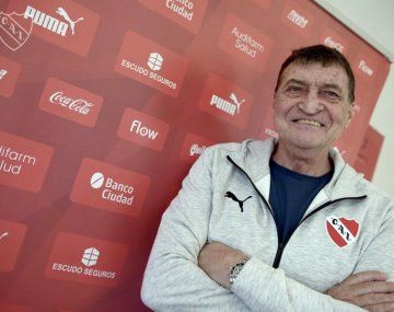 Julio Cesar Falcioni fue oficializado como entrenador de Independiente... otra vez. 