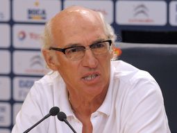 no puede pretenderse que roman este al 100% no puede pretenderse que roman este al 100%