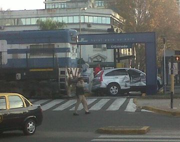 Una camioneta fue arrollada por un tren en Puerto Madero