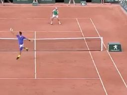Tomic terminó aplaudiendo a Thiem en un punto increíble Tomic terminó aplaudiendo a Thiem en un punto increíble
