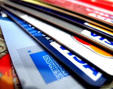 Si abonás el mínimo de la tarjeta de crédito y financiás el resto te puede costar casi el triple