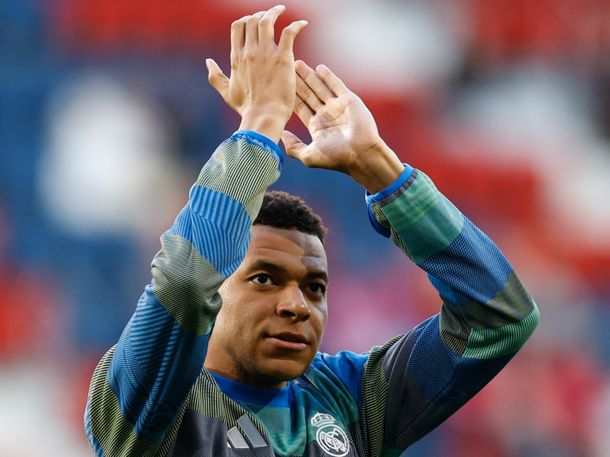 Real Madrid confirmó que Kylian Mbappé sufrió un esguince en la rodilla izquierda