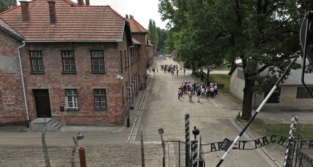 Polémica en Europa por un líder judío que quedó encerrado en Auschwitz