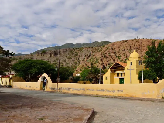 El pueblo en medio de la Cordillera que tiene paisajes únicos