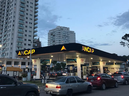 El esquema de definición de precios de combustibles en Uruguay genera polémica entre usuarios. El esquema de definición de precios de combustibles en Uruguay genera polémica entre usuarios.