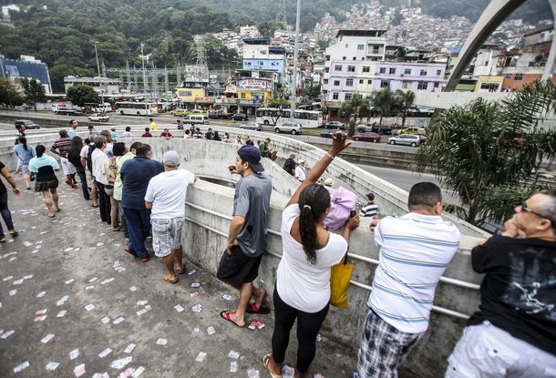 Ya cerraron en Brasil la gran mayoría de los centro de votación