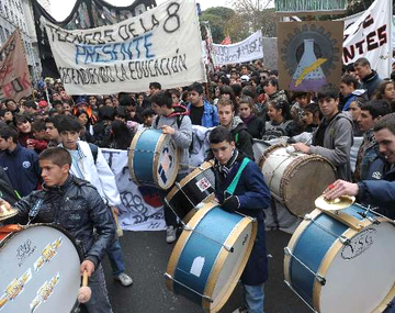 Alumnos porteños tomaron cinco escuelas técnicas