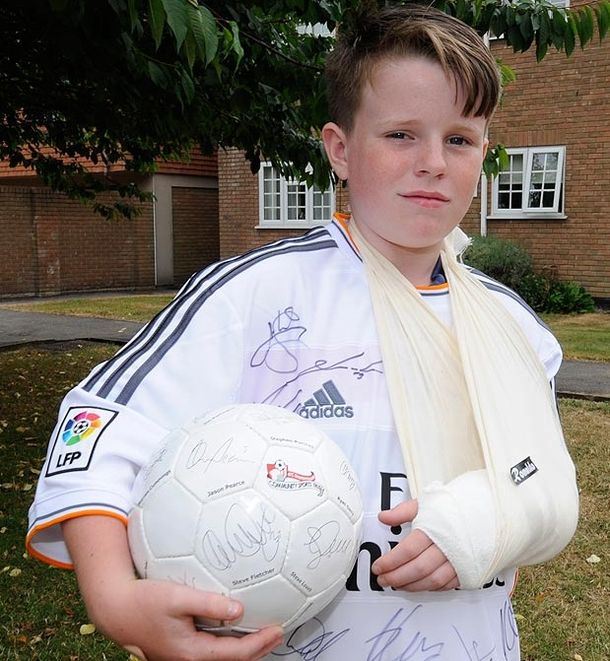 Cristiano Ronaldo le fracturó la muñeca a un nene de un pelotazo