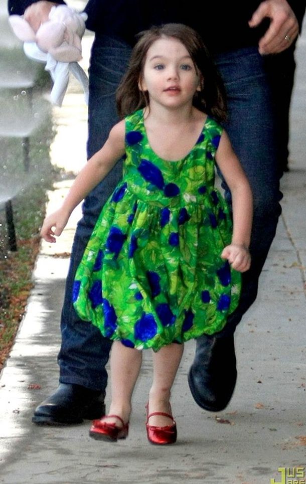 Suri-cruise-runaway-rapid-03[7]