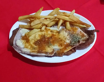 El bodegón que hace las milanesas más grandes de Buenos Aires y es un éxito