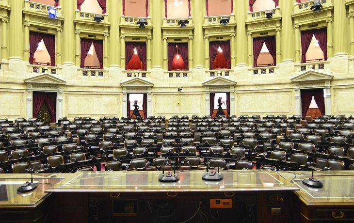Diputados rechazaron pasar a cuarto intermedio por represión afuera del Congreso