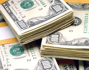 El dólar oficial cerró la semana en alza y el negro