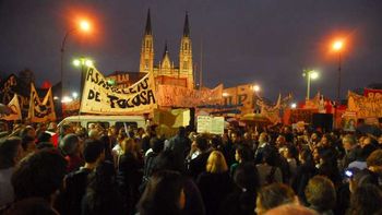 vecinos de la plata marcharon a un mes de la tragica inundacion vecinos de la plata marcharon a un mes de la tragica inundacion