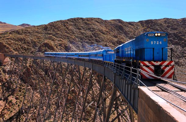 Otra vez descarriló el Tren a las Nubes: viajaban 172 pasajeros