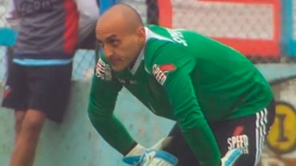 Papelón: el arquero de Riestra fue el protagonista del blooper del año
