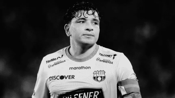 Mario Pineida, futbolista de Barcelona de Ecuador. Mario Pineida, futbolista de Barcelona de Ecuador. 