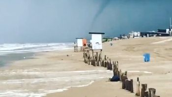 Una tromba marina en la costa de Pinamar Una tromba marina en la costa de Pinamar
