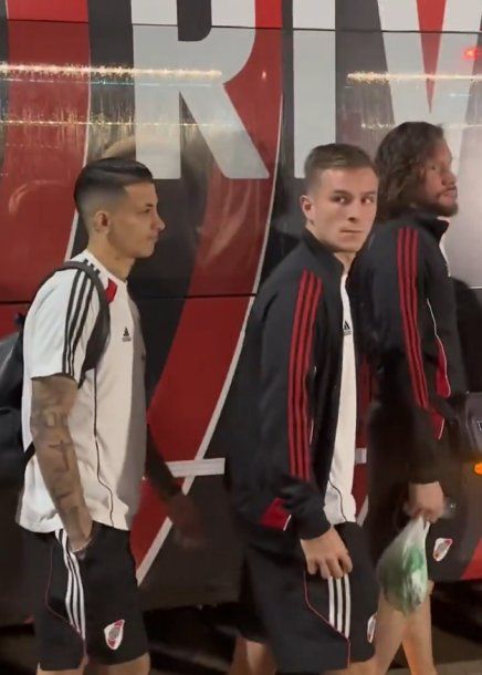 Un hincha de River increpó a Giuliano Galoppo: No estás en Banfield para picarla así Un hincha de River increpó a Giuliano Galoppo: No estás en Banfield para picarla así
