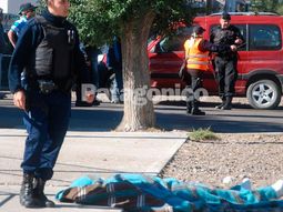 un muerto en tiroteo entre uocra y petroleros un muerto en tiroteo entre uocra y petroleros