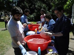 cientificos realizaran una lavada de platos contra macri cientificos realizaran una lavada de platos contra macri