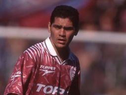 Huguito Morales fue campeón de la Copa Conmebol en 1996 con Lanús. Huguito Morales fue campeón de la Copa Conmebol en 1996 con Lanús.