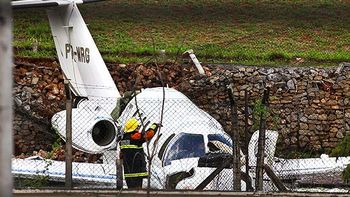 La avioneta que cayó en el aeropuerto de Sao Paulo La avioneta que cayó en el aeropuerto de Sao Paulo