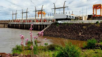 El Frente Amplio renovó las críticas por las denuncias de clientelismo en Salto Grande. El Frente Amplio renovó las críticas por las denuncias de clientelismo en Salto Grande.