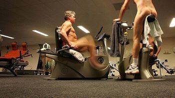 GYM DESNUDOS-EFE 02 GYM DESNUDOS-EFE 02