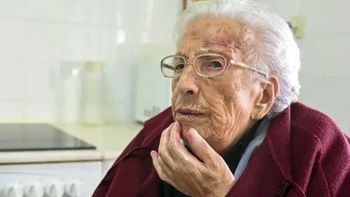 tiene 112 anos y toma una copa de vino con cada comida tiene 112 anos y toma una copa de vino con cada comida