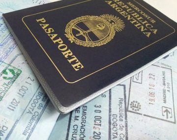 Migraciones eliminó el sellado físico en el pasaporte