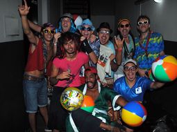 los pera de goma, el exito de los sucesores de agapornis los pera de goma, el exito de los sucesores de agapornis