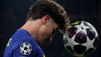 fifa contempla duras sanciones por el caso julian alvarez: que podria pasar con barcelona fifa contempla duras sanciones por el caso julian alvarez: que podria pasar con barcelona