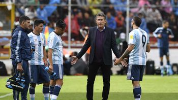Bauza busca explicaciones ante sus dirigidos Bauza busca explicaciones ante sus dirigidos