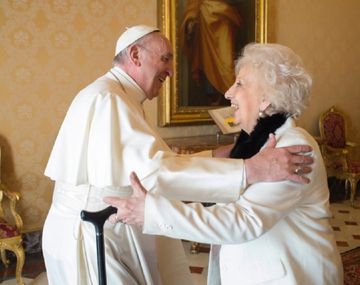 El papa Francisco recibió a Estela de Carlotto en el Vaticano - Crédito: Vatican Media