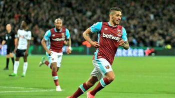 Con gol del ex River, West Ham venció al Tottenham como local Con gol del ex River, West Ham venció al Tottenham como local