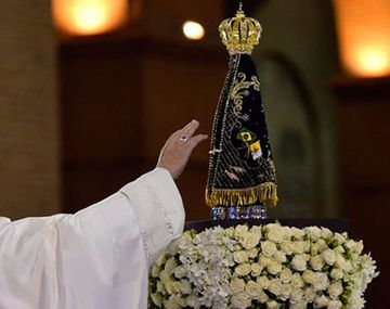 El Papa llamó a rezar por lo que ocurre en Brasil