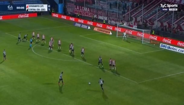 El tremendo golazo de Rodrigo Atencio para el 2-0 de Central Córdoba ante Estudiantes