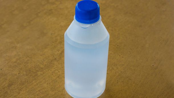 Proh&iacute;ben la comercializaci&oacute;n de dos alcoholes et&iacute;licos