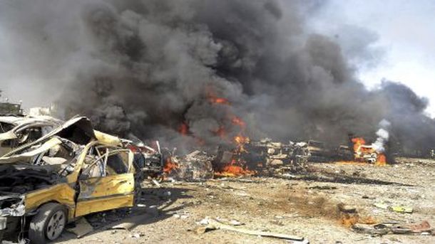 Siria: difunden imágenes de la explosión de un vehículo en un funeral