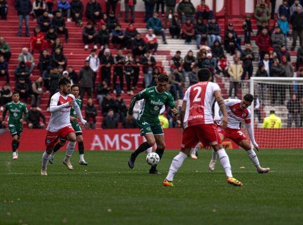 Argentinos no pudo quebrar a Sarmiento e igualaron 0-0 en La Paternal