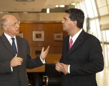 El Gobierno da detalles de la denuncia a EE.UU. en La Haya