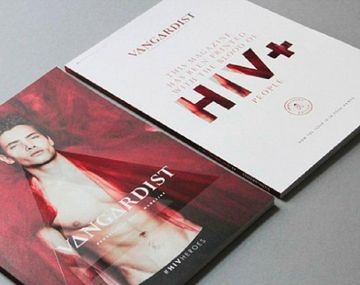Revista impresa con sangre con HIV