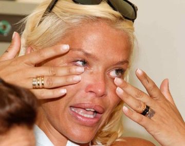 Nazarena Vélez llorando