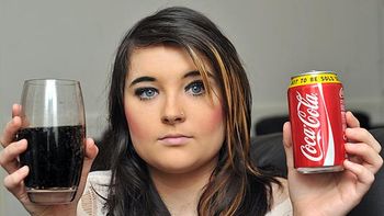 Zoe Cross terminó en el hospital por la Coca Cola Zoe Cross terminó en el hospital por la Coca Cola