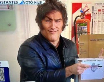 Estallaron los memes tras la foto retocada de Milei: En Tinder/en persona
