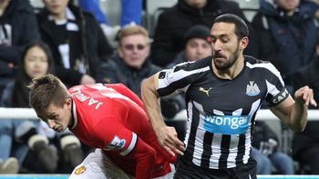 Disputó el Mundial de Sudáfrica 2010 y fue elogiado por Maradona, aunque a los 41 años jugará de forma amateur. Disputó el Mundial de Sudáfrica 2010 y fue elogiado por Maradona, aunque a los 41 años jugará de forma amateur.