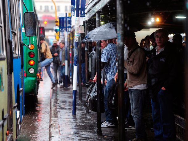 Las lluvias persistirán todo el día en Capital y el Conurbano