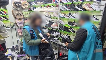 Operativo en Flores por zapatillas de contrabando Operativo en Flores por zapatillas de contrabando